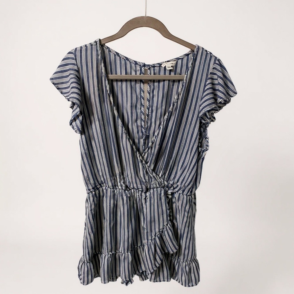 American Eagle Romper Striped Blue White Flutter Sleeve‎ Ruffle Large Coastal